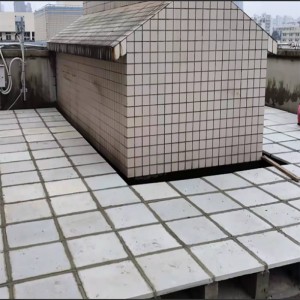 Aluminum alloy insulated flat panels on the roof